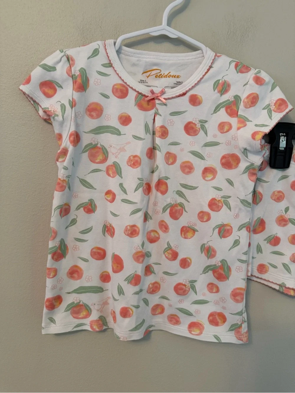 Petidoux Peach Print Girls' Short Pajama Set - White/Pink